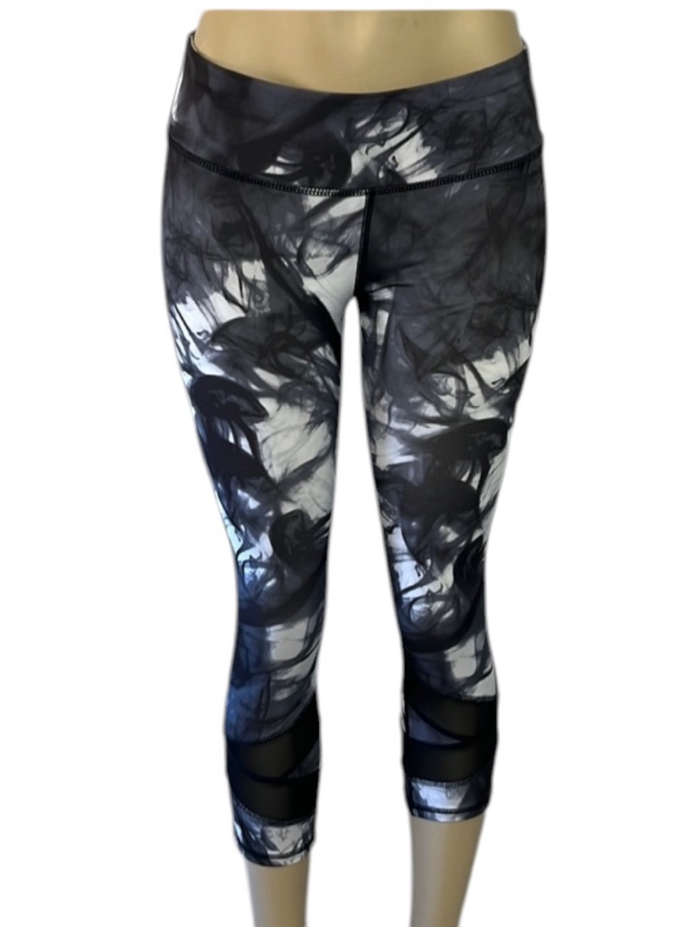 A2- small patterned athletic leggings size S APANA